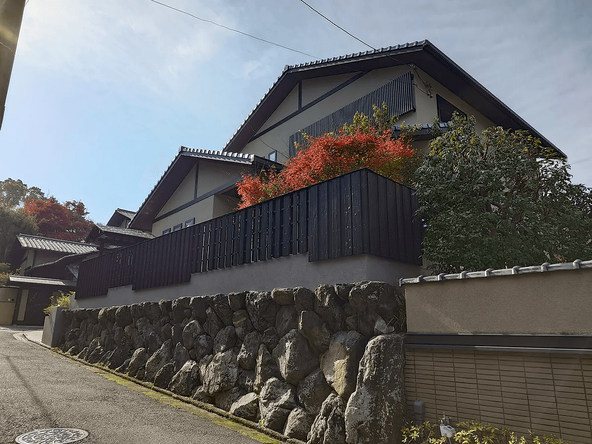 Landscaped Family House in Kyoto — photograph 2