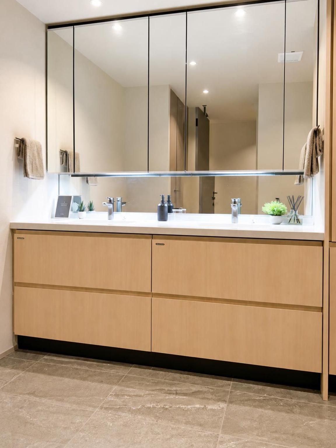 Polished Apartment in Tokyo — photograph 4