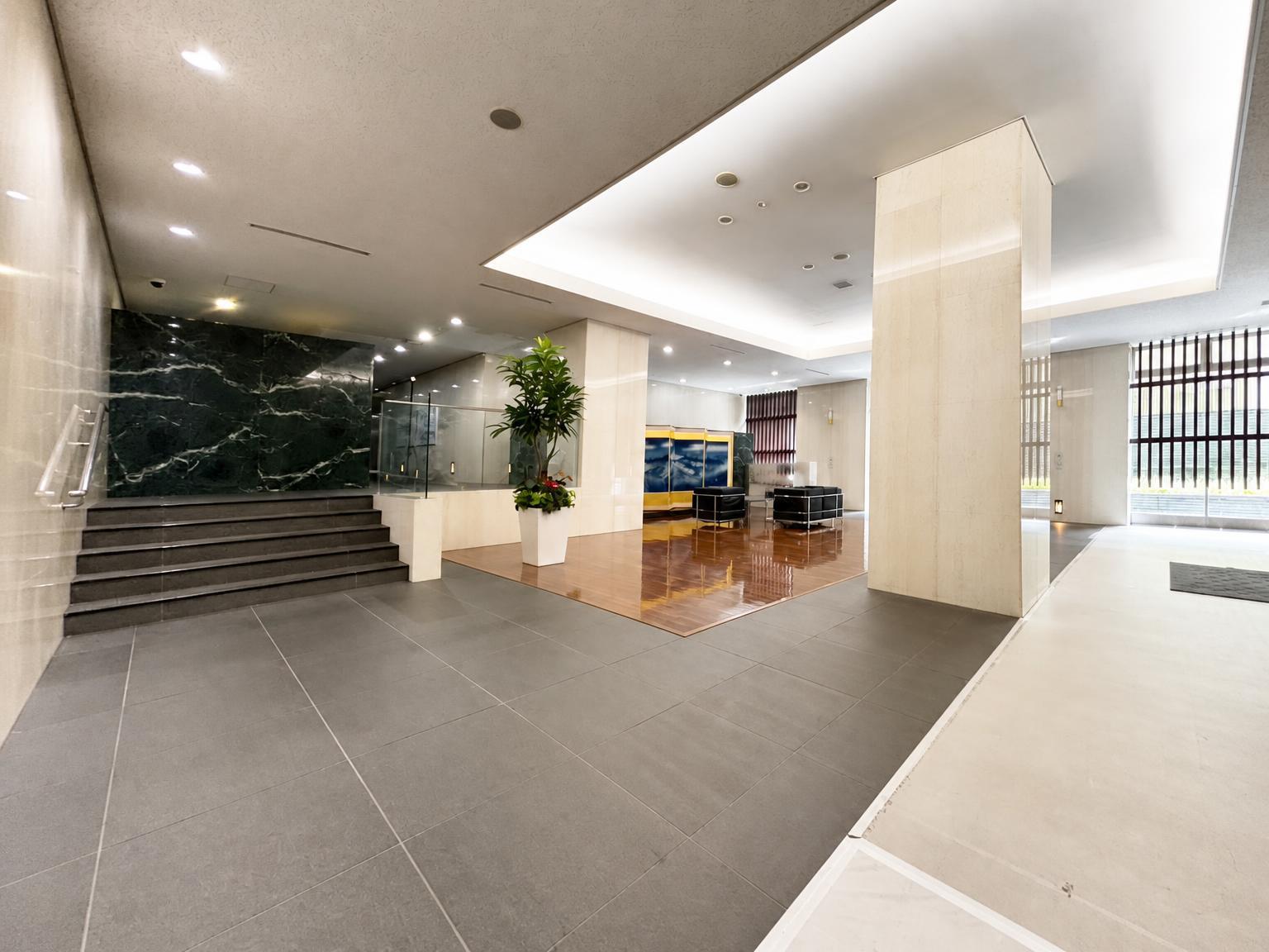 Tokyo Residence — photograph 2
