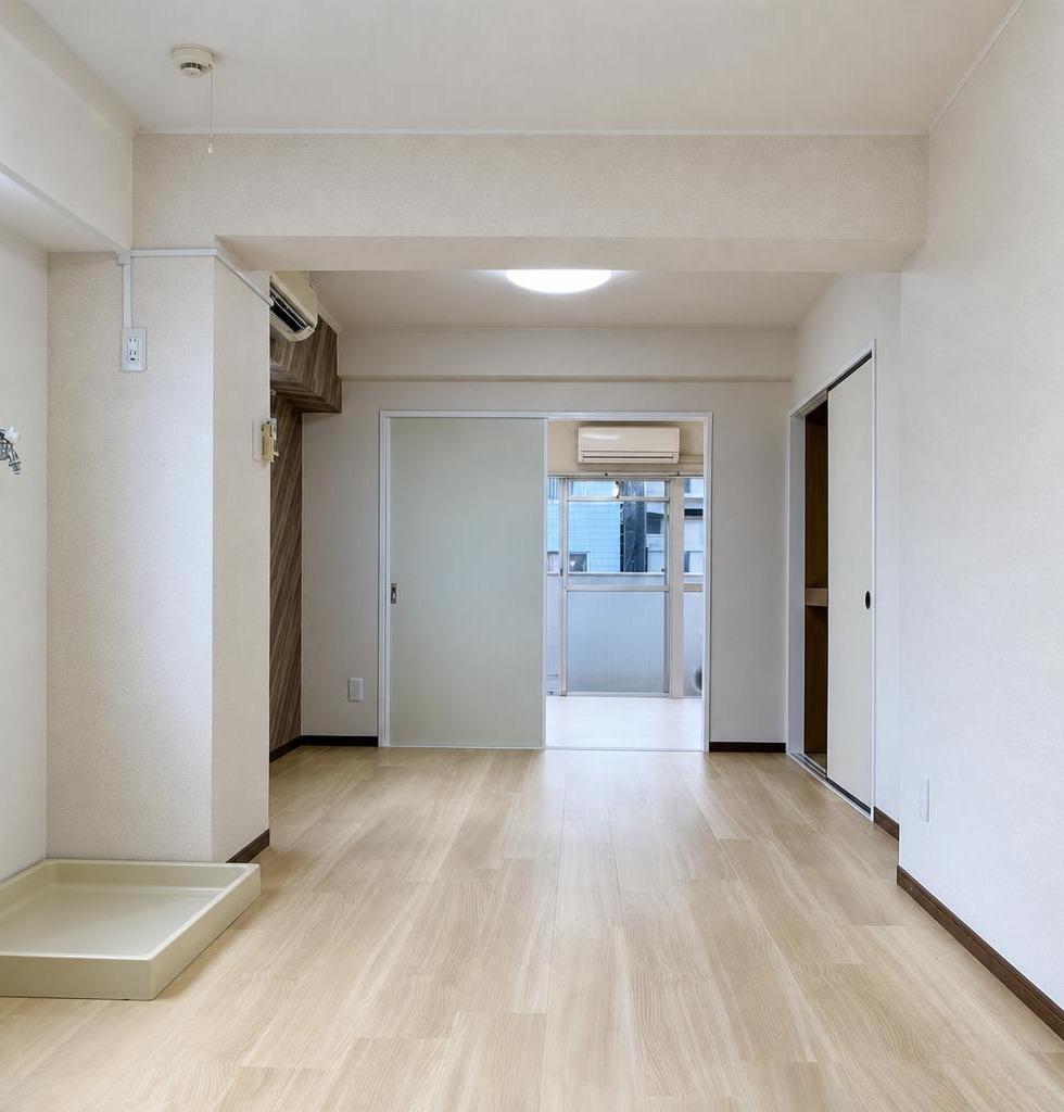 Apartment Building in Toshima-ku, Tokyo — photograph 3