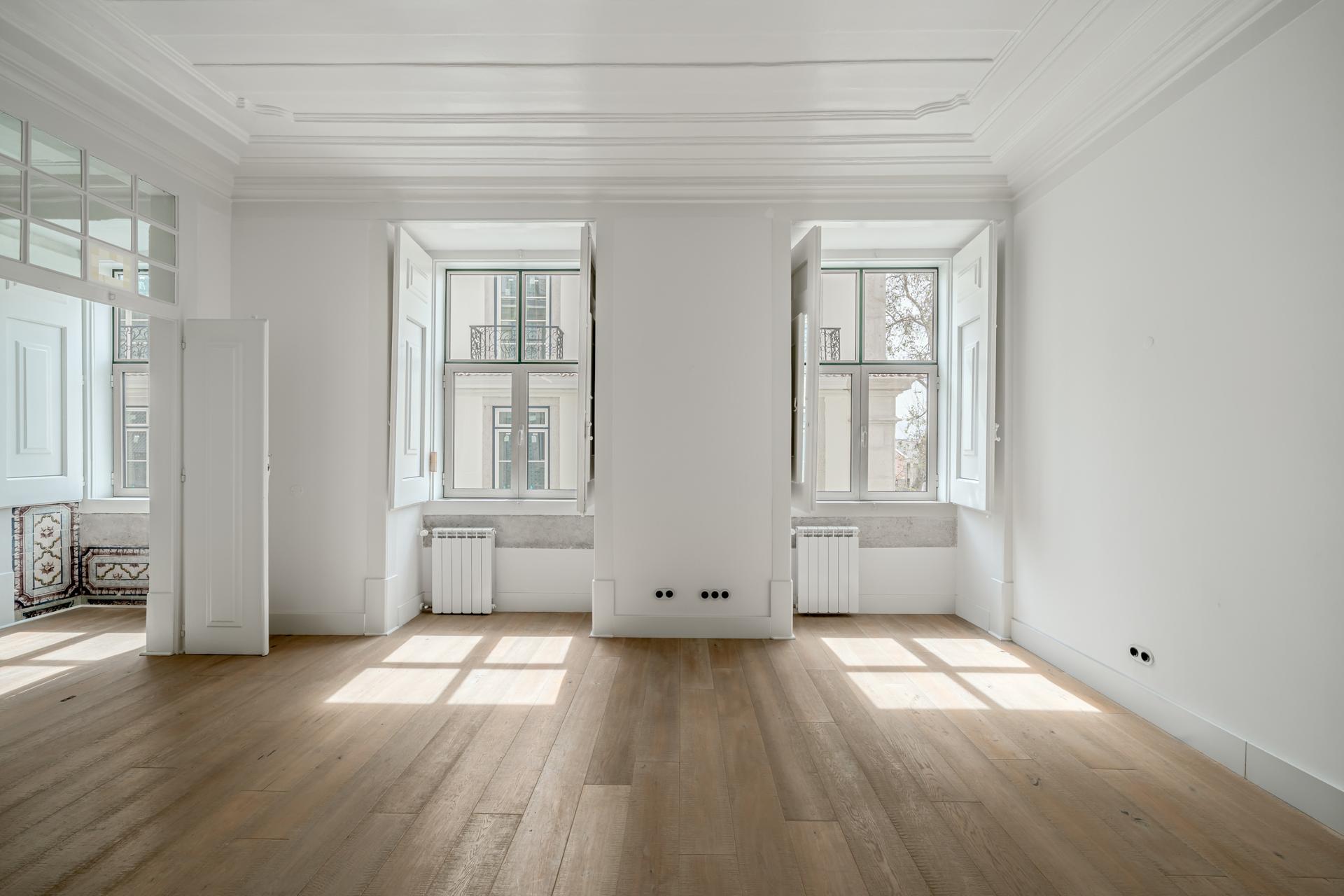 2-Bedroom Apartment in Lisboa — photograph 3